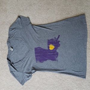 Gray tee